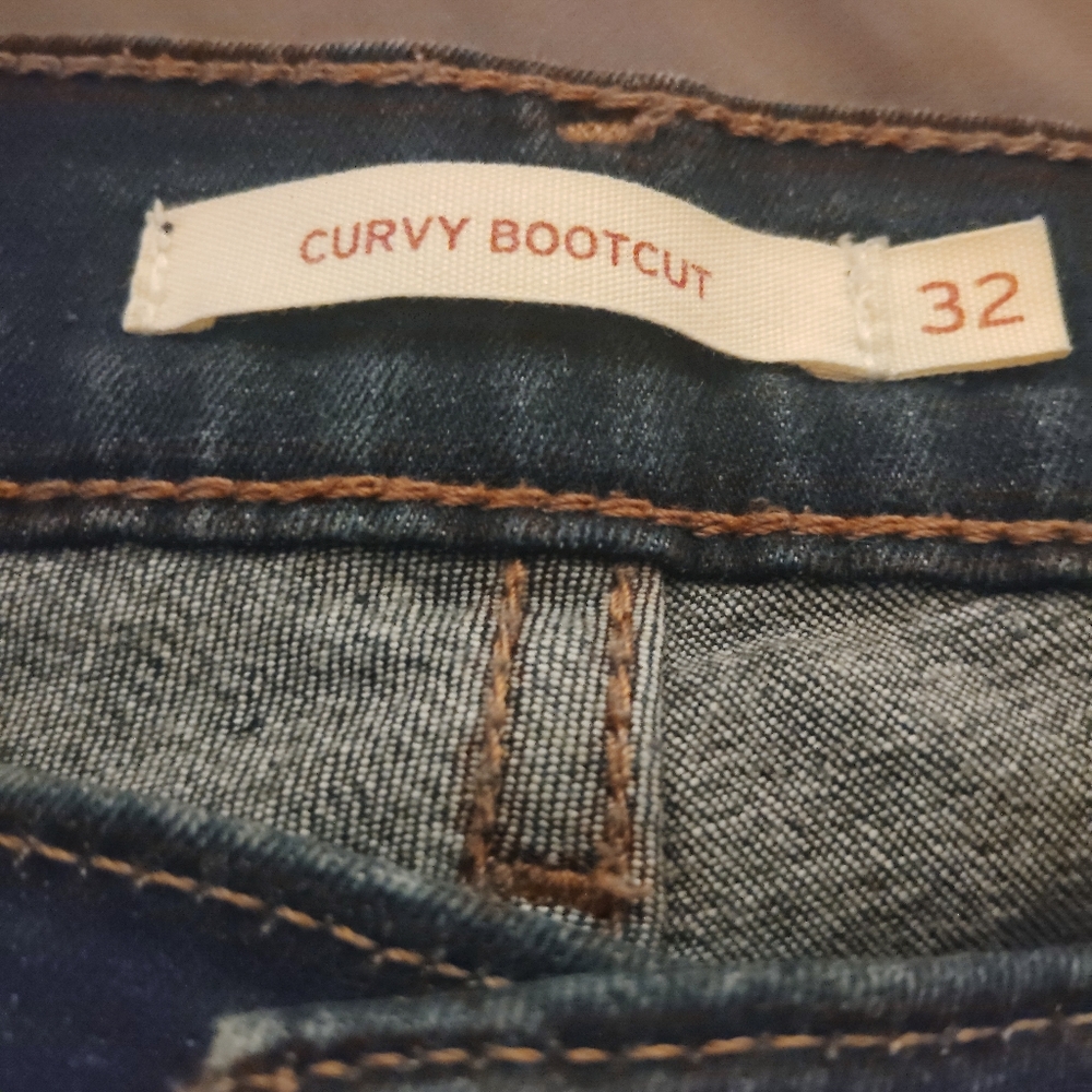 LEVI Curvy Bootcut - Dark Wash Size 32" - Picture 11 of 12